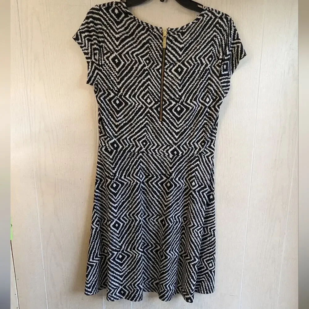 Michael Kors graphic black and white print mini dress size medium